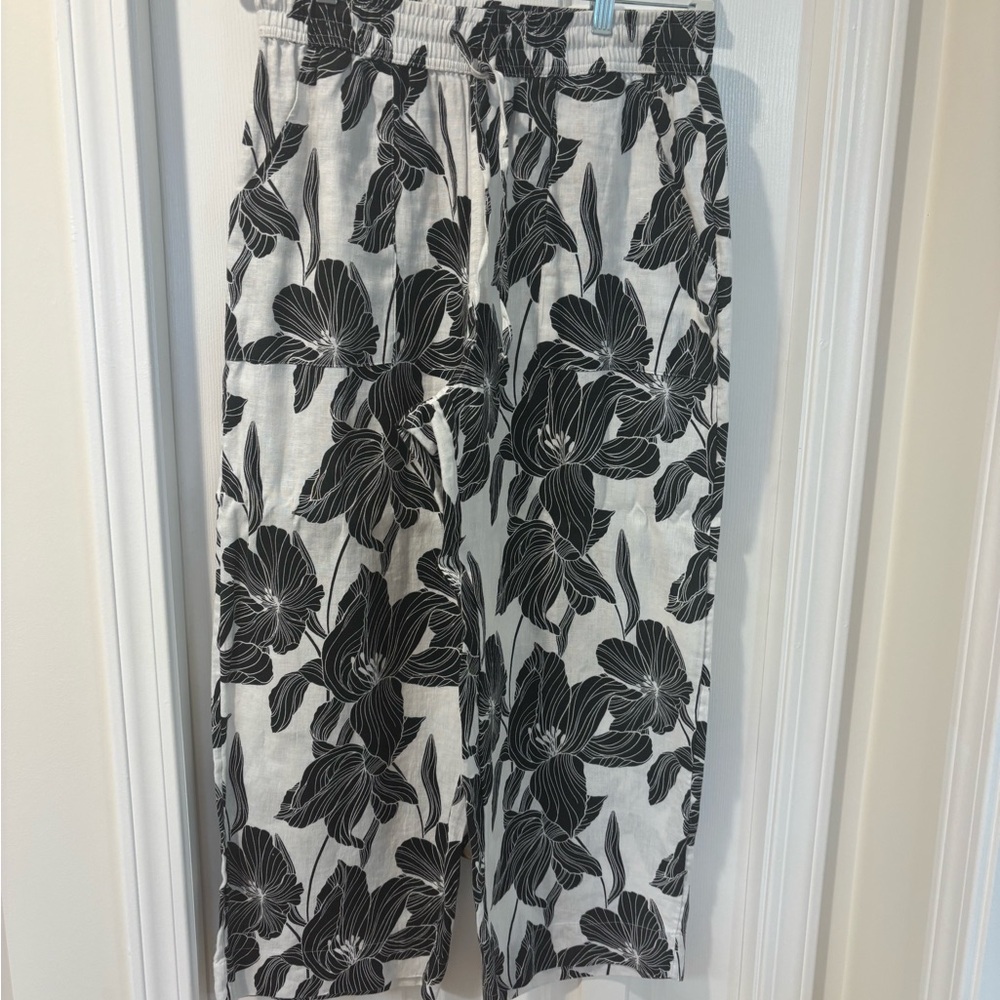 Tahari Black and White Linen Pants